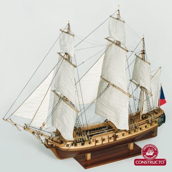 La Flore, French Frigate, wooden ship model kit