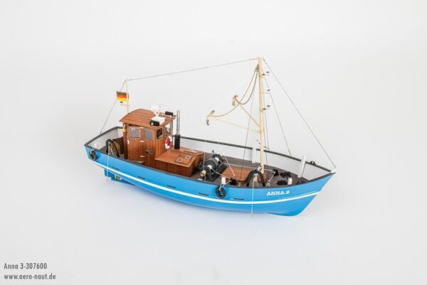 ANNA 3 FISHING TRAWLER (AERO-NAUT, 1:20)