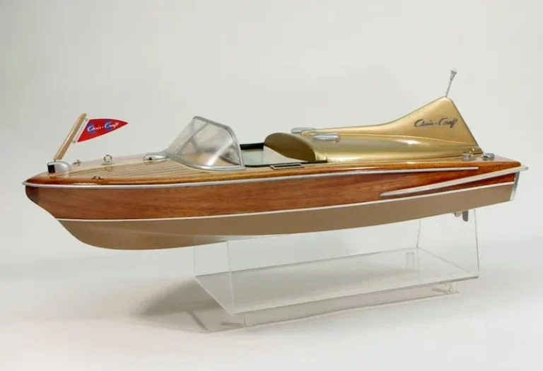 Chris Craft Cobra